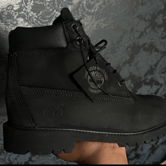 Shoes - Black Timberland Boots (Size 8)